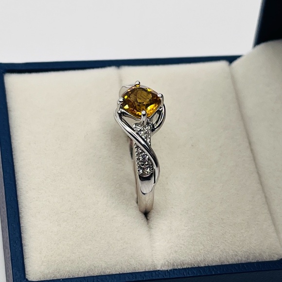 1.25 Natural Citrine and White Sapphire Silver Ring - Picture 4 of 7